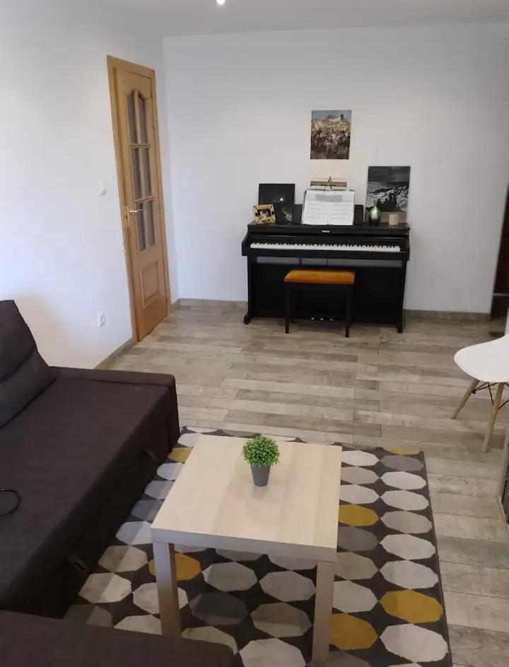 Piso A Una Parada De Atocha, Amplio Y Luminoso 马德里 外观 照片
